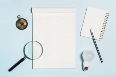 mavi arka plan üzerinde ileti örneği.