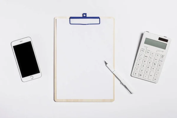 Varios objetos de negocios sobre fondo blanco . — Foto de Stock