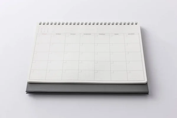 Biurko Proste Kalendarz Białym Tle Białym Tle — Zdjęcie stockowe