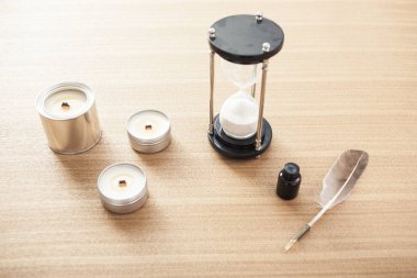 Vintage ve retro kavramlar yaz ahşap masa