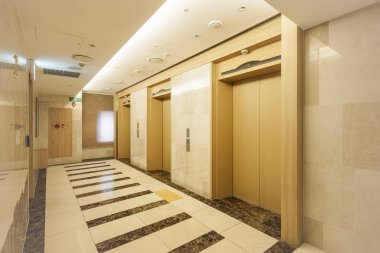 Asansör kapı koridor otel/ofis binası