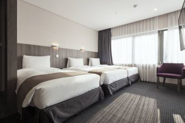 temiz ve lüks üçlü Seul otel odasında