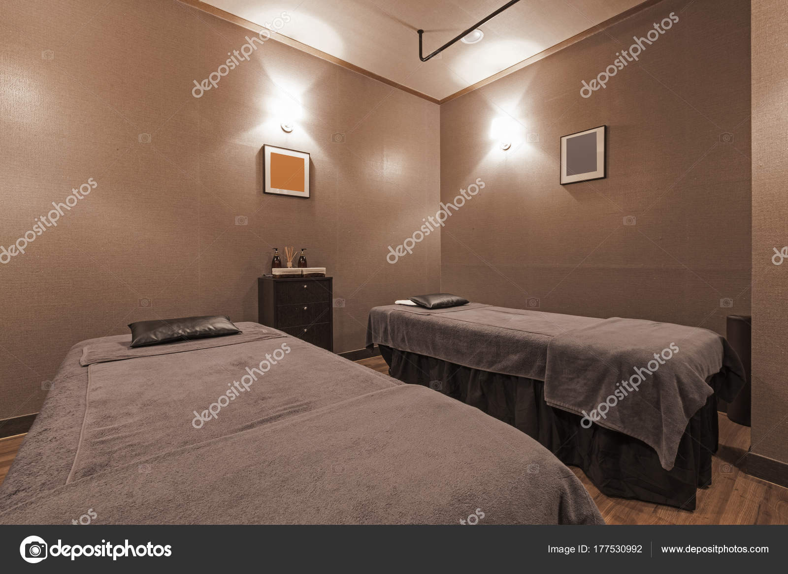 Int Rieur Une Salle Massage Photographie Earlyspring 177530992 Int Rieur Une Salle Massage Photographie Earlyspring 177530992