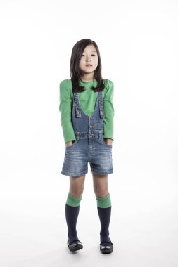 Bir el onun cebinde bir kızla