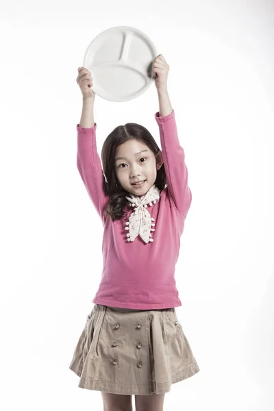 Bonito Menina Segurando Prato — Fotografia de Stock