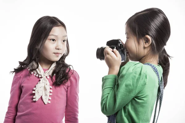 Two Asian Girls Take Pictures Play — Stock Photo, Image