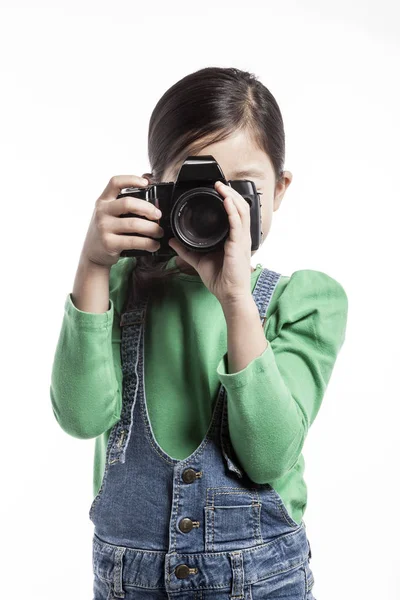 Roztomilá Dívka Držící Fotoaparát — Stock fotografie