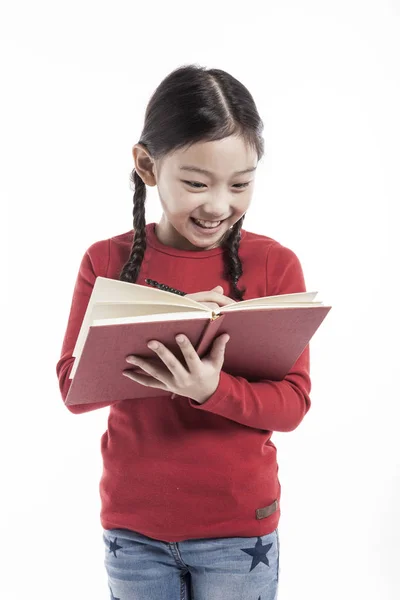 Menina Segurando Livro Enquanto Estava Estúdio Isolado Fundo Branco — Fotografia de Stock