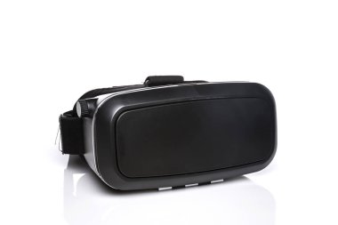 Beyaz arka plan üzerinde izole siyah sanal reality(Vr) kask