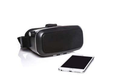 akıllı telefon izole beyaz arka plan üzerinde siyah sanal reality(Vr) kask