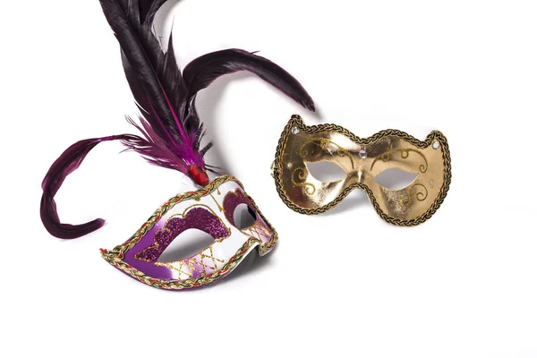 Lila Venezianische Maske Mit Federn Und Goldglänzenden Masken Isoliert Auf — Stockfoto