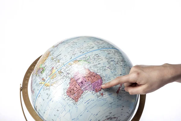 Zeige Die Hand Auf Einen Globus — Stockfoto