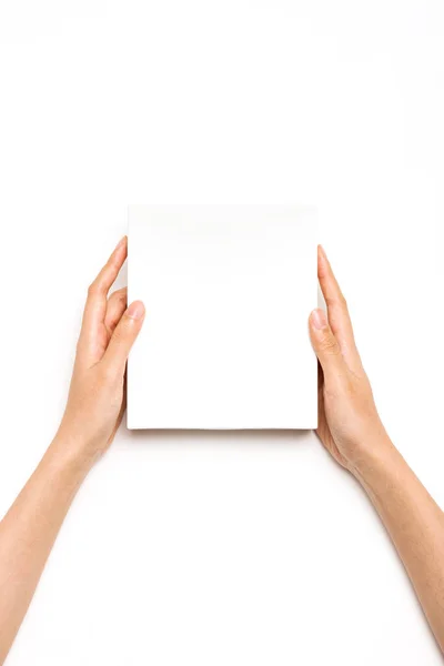 Mulher Mão Segurar Pacote Vazio Branco Isolado Branco — Fotografia de Stock