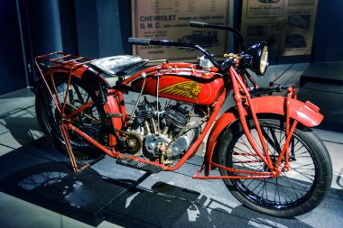 Araba Müzesi, Riga, Letonya - Aralık 30.2016: eski Hint motosiklet