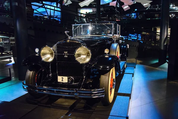 Old vintage black car — Stock Photo, Image