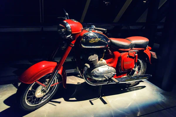 Motorcykel jawa 350, sidovy — Stockfoto