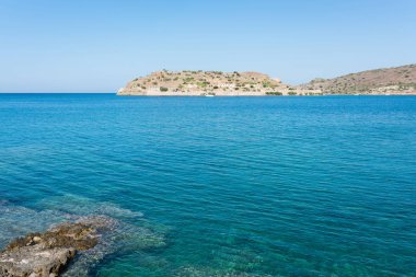 Plaka köyden görüntülemek Spinalonga adaya, Crete, Yunanistan