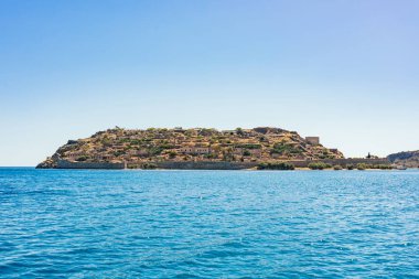 Plaka köyden görüntülemek Spinalonga adaya, Crete, Yunanistan