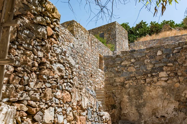 Spinalonga kale daha sonra kalıntıları cüzam kolonisi.