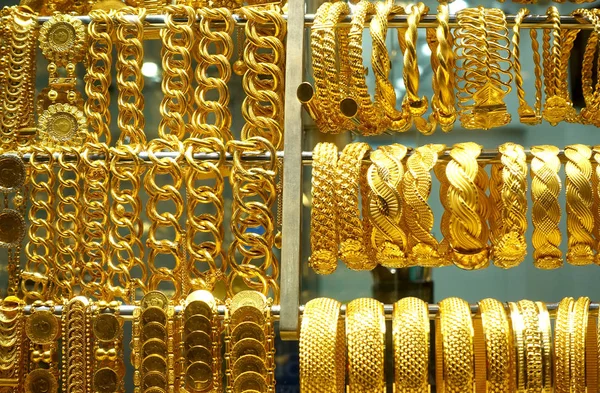 Close Pulseiras Ouro Grandes Correntes Joalharia Grande Bazar Istambul Turquia — Fotografia de Stock