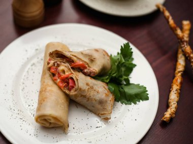 Krep jambon peynir ve biber ile