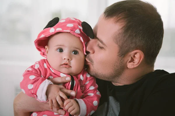 Baba ve bebek kız