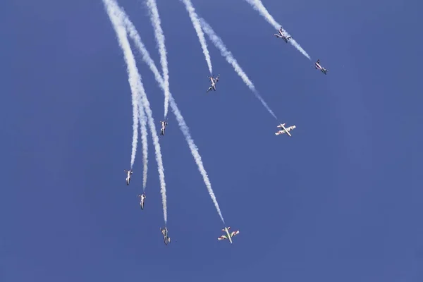 BUCHAREST - JULY 21: Frecce Tricolori perform at Bucharest International Air Show & General Aviation Exhibition (BIAS 2012) on July 21, 2012 — Stock Photo, Image