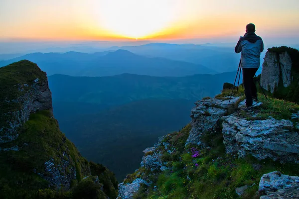 Ceahlau dağlarda güzel bir güneş ışığı fotoğraflarını fotoğrafçı