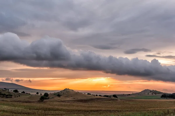 Bela Paisagem Rural Com Nuvens Dramáticas Pôr Sol Dobrogea Roménia — Fotografia de Stock