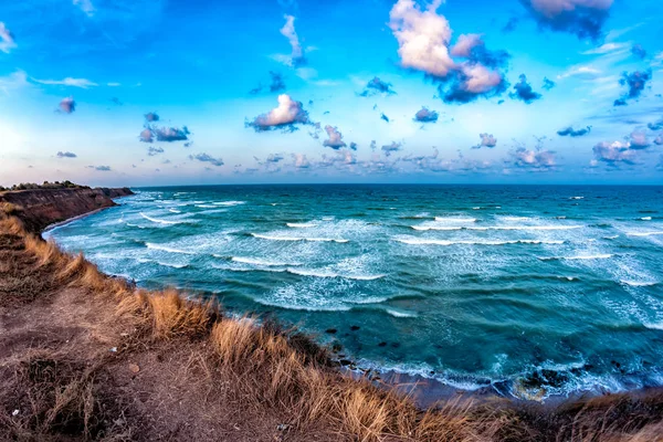 Bela Vista Mar Com Ondas Brancas Longa Exposição Lavando Costa — Fotografia de Stock