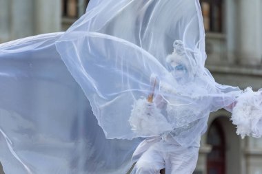 Bükreş, Romanya - 13 Temmuz 2018 Fransa, B-Fit Uluslararası Sokak Tiyatrosu Festivali, tarihi merkez