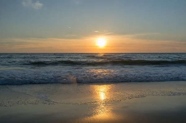 Krásná Barevná Obloha Západu Slunce Nad Severním Mořem Petten Nizozemí — Stock fotografie