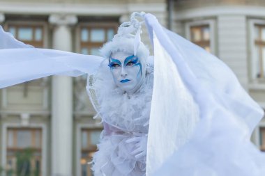 Bükreş, Romanya - 14 Temmuz 2018 Fransa, B-Fit Uluslararası Sokak Tiyatrosu Festivali, tarihi merkez