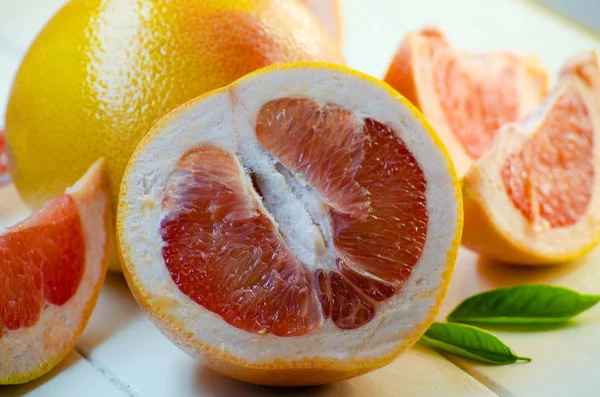 Toranja madura em fatias — Fotografia de Stock