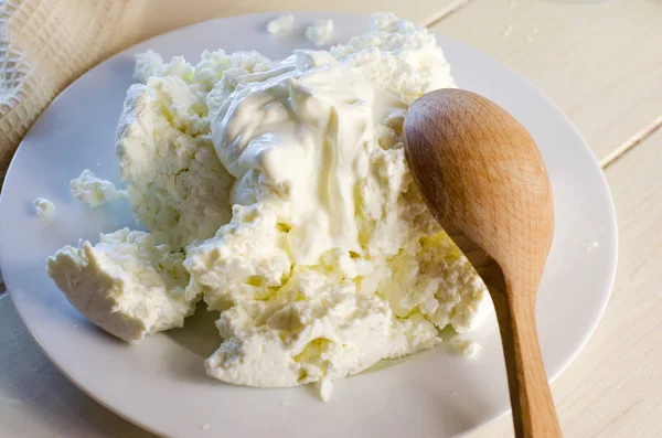 Cottage cheese and sour cream — Stock Photo, Image