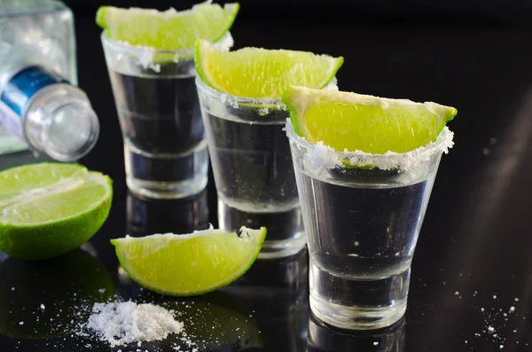 Silver tequila with lime and salt — Stock Photo, Image