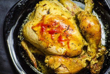 Fırında pişmiş tavuk