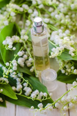 Lily vadi aroması ile parfüm