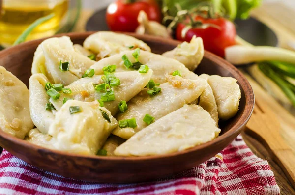 Albóndigas con patatas y carne de repollo — Foto de Stock