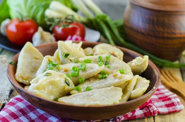 Gnocchi con patate e carne di cavolo — Foto Stock