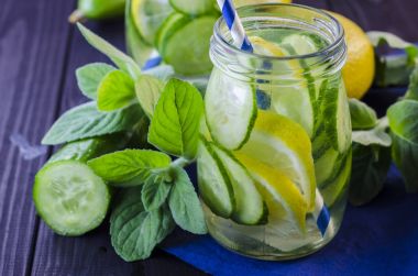 Limon taze salatalık içkiyle