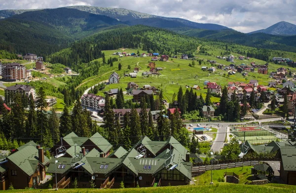 Popüler kayak merkezi Bukovel yaz