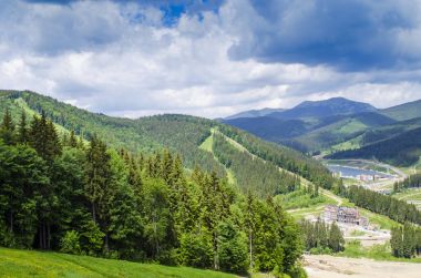 Yazın Karpat Dağları