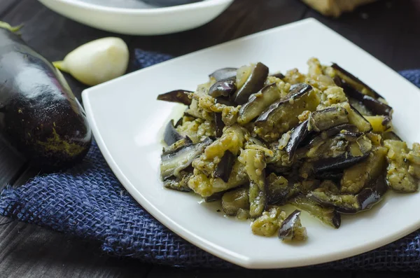 sarımsaklı kızarmış patlıcan