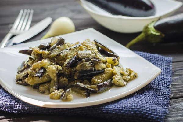 sarımsaklı kızarmış patlıcan