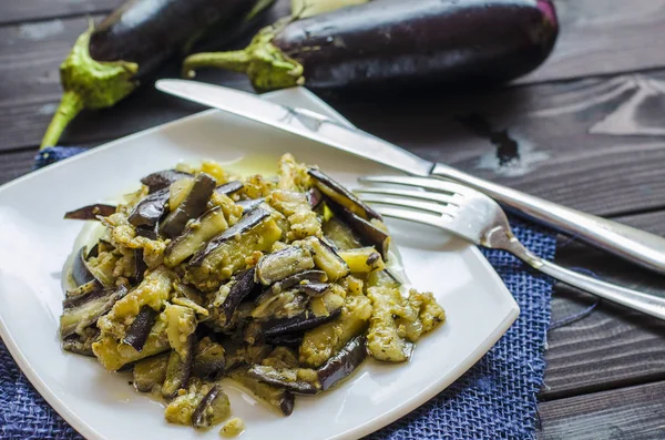 sarımsaklı kızarmış patlıcan