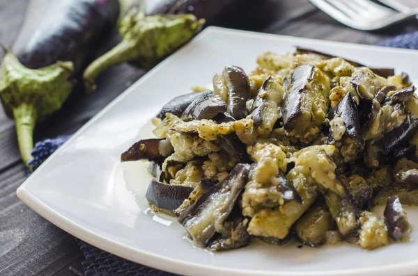 sarımsaklı kızarmış patlıcan