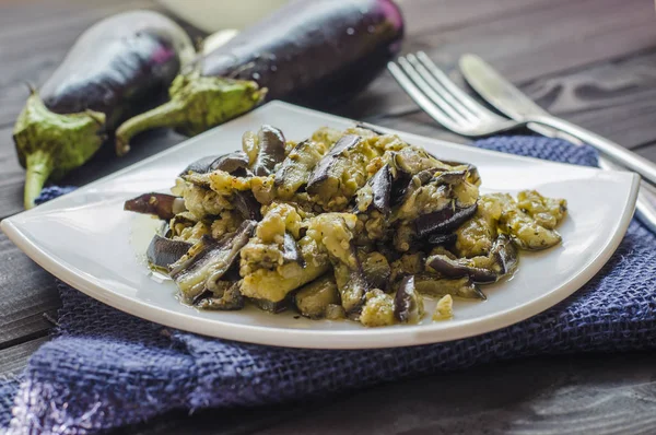 sarımsaklı kızarmış patlıcan