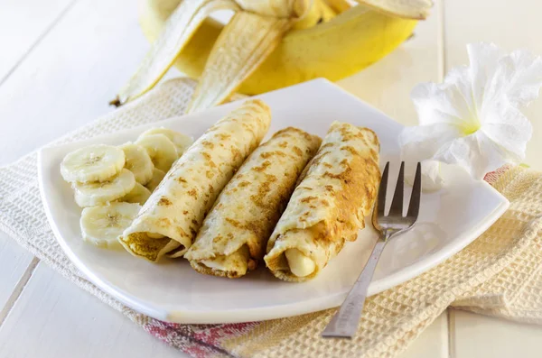 Tortitas con requesón y plátano —  Fotos de Stock