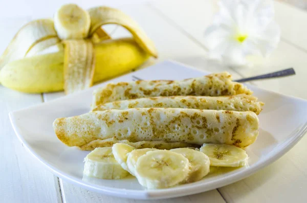 Tortitas con requesón y plátano —  Fotos de Stock